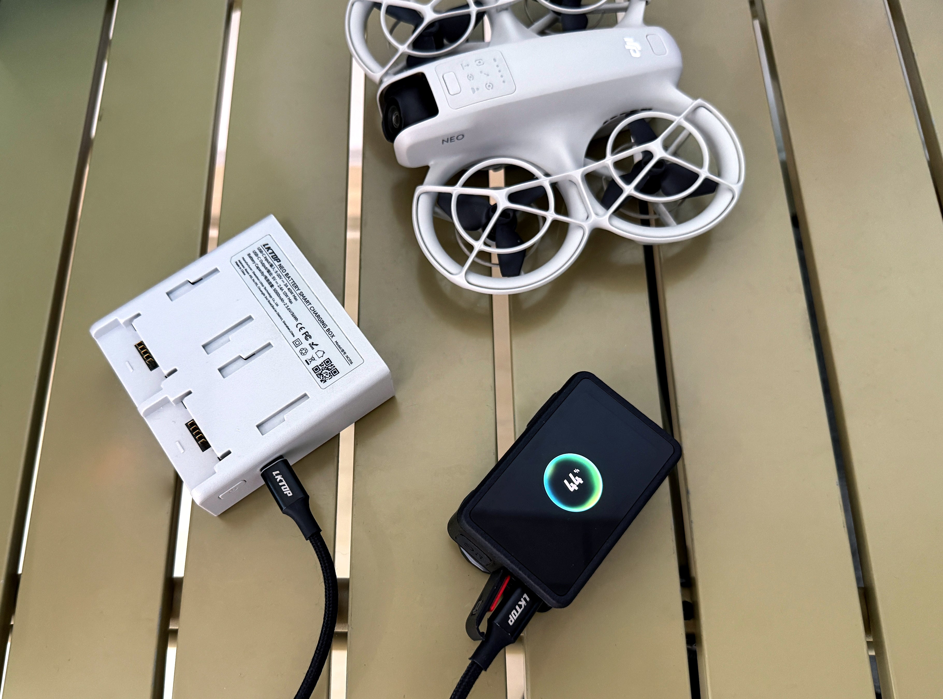 LKTOP 10000mAh Neo Smart Battery Charging Case, Bulit-in 10000mAh Battery, Large Capacity Fully Charge 3 Batteries